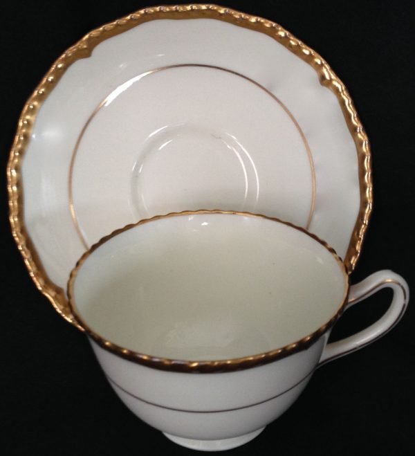 Royal Doulton V1813
